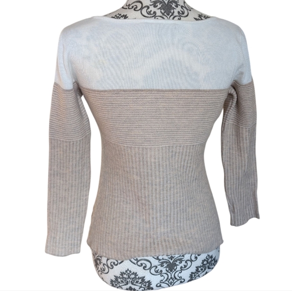 St. John Sweater Elevated Basic Luxury Wool Blend Parisian Womens S Boat Neck - Picture 3 of 11